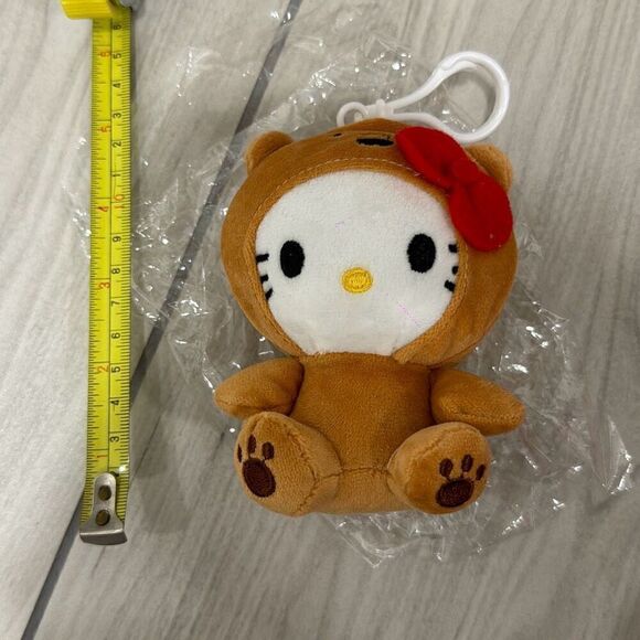 Hello kitty bear costume keychain - Picture 3 of 3
